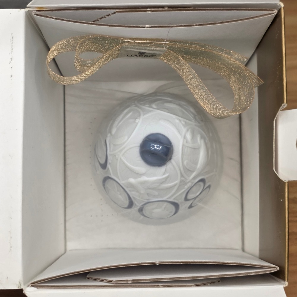 Lladro 2008 Porcelain Christmas Bell #01017617 New In Original Box Made In Spain